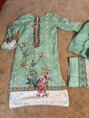Mint Green Floral Embroidered Kurta Dress bin saeed
